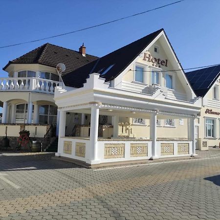 Kemence Csárda és Szálloda Nyíregyháza Extérieur photo