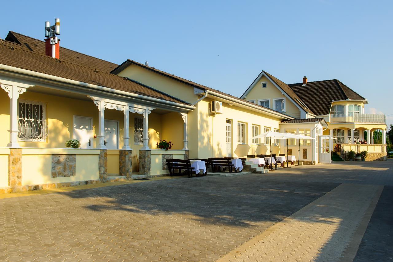 Kemence Csárda és Szálloda Nyíregyháza Extérieur photo